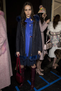 blumarine-bks-z-rf18-6361.thumb.jpg.277ba88ffe1c9f25ae003663ee218006.jpg