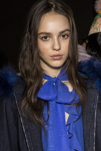 blumarine-bks-z-rf18-6363.thumb.jpg.920b141889781907d22ec1dda22c9df0.jpg