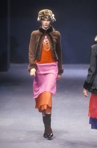 blumarine-fw-1997-2.thumb.jpg.3b323ca7422538d171a0989573a838d6.jpg