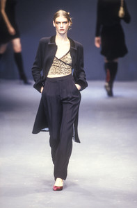 blumarine-fw-1997-6.thumb.jpg.6fd3436b283d4d1155f574c1a1ddd1ec.jpg