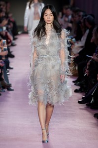 blumarine-rf18-0293.thumb.jpg.fcd63b5edff6bd3b5465ced69d2b587f.jpg
