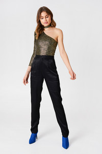 boohoo_high_neck_one_shoulder_bodysuit_1506-000144-0013_03cr.jpg