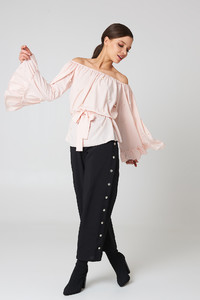 boohoo_pearl_ruffle_blouse_1506-000156-0321_03c.jpg