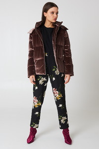 boohoo_velvet_padded_jacket_1506-000079-0599_04c.jpg