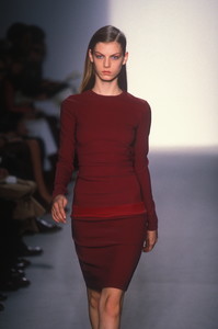 calvin-klein-fw-1997-4.thumb.jpg.00376f320d1f125554fc3c0ce5b6944a.jpg