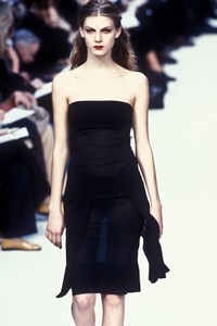 cerruti-fw-1997-6.thumb.jpg.dd94313d3fcded14ad6e1ff0abbc32b9.jpg