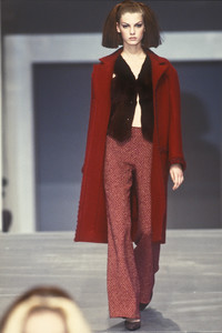 chanel-fw-1997-1.thumb.jpg.0321eda245b9b52f3fdbc9e3b3fd160c.jpg