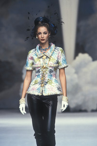 chanel-hc-ss-1992-1.thumb.jpg.fea5e42d74bd5726686bb0704dc75b71.jpg