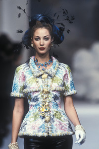 chanel-hc-ss-1992-3.thumb.jpg.d1e7a9bc844ad10495eedabac1ff75db.jpg