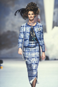 chanel-hc-ss-1992-4.thumb.jpg.ec4f0a2728cad03e4a0232393de6352c.jpg