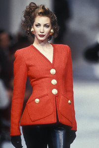 chanel-hc-ss-1992-6.thumb.jpg.1a79e0686b98e26e2c634d0217f945a4.jpg