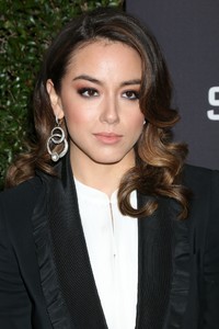 chloe-bennet-agents-of-s.h.i.e.l.d.-100th-episode-party-in-la-5.thumb.jpg.744a919519da23bd49f082c917bbacc7.jpg