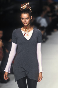 chloe-fw-1994-10.thumb.jpg.a1d6ef0c10c37cc32ba1c4af6e971afa.jpg