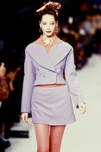 chloe-fw-1994-12.thumb.jpg.53ff402b8098e81fb18fb01dd6fa4aa6.jpg