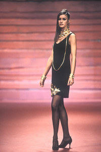 christian-lacroix-fw-1992-6.thumb.jpg.5590824f9ee3d803c28ccd8c863fe362.jpg