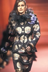 christian-lacroix-fw-1992-9.thumb.jpg.67b5c071b35ab76a47d918f38eec546f.jpg