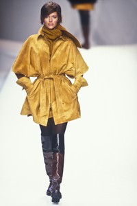 claude-montana-fw-1994-3.thumb.jpg.70433785bd885921f57ac43c8bcbe00f.jpg