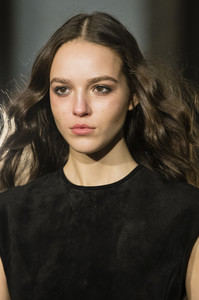 derek-lam-clp-rf18-1471.thumb.jpg.0687de3ca1b7ee2f5412f6c80b66b802.jpg