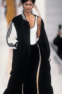 dkny-ss-1994-1.thumb.jpg.7790491ab06234edadc8f9f9ffeec1a7.jpg