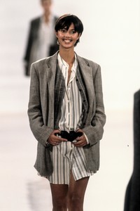 dkny-ss-1994-3.thumb.jpg.9a7beec6e1802861ddaba559256f3acb.jpg