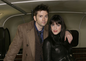 doctor-who-200-planet-of-the-dead-special-easter-2009-michelle-ryan-dvdbash-11.thumb.jpg.21fc2b503f130c981216a6dc09d363c2.jpg
