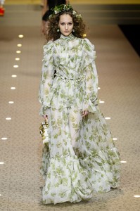 dolce-e-gabb-rf18-0794.thumb.jpg.46686b1003ed23d642e9712743da6ca4.jpg