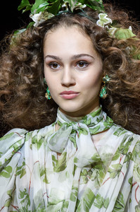 dolce-e-gabbana-clp-rf18-4605.thumb.jpg.6a8d83ed94b2690f48619b44b27fae72.jpg