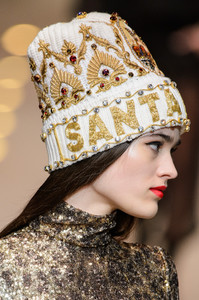 dolce-e-gabbana-clpa-rf18-0125.thumb.jpg.bc1e02b08f8f60ca4687ab44abd324e4.jpg