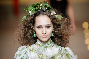dolce-e-gabbana-clpa-rf18-0450.thumb.jpg.4e1db8ca1dfbf8f57253ac50be021969.jpg