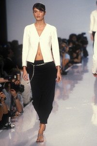 donna-karan-ss-1996-9.thumb.jpg.4acd87400b9cb67c02a9bb75a8758b8b.jpg