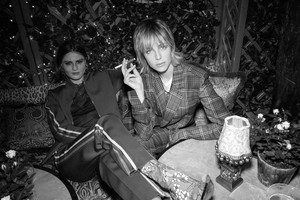 edie_britishvogue_party_18feb18_jamesdkelly.thumb.jpg.66ad368c0acc8ff7aafab994fd791c04.jpg