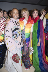 edie_burberry_feb18_10magazine.thumb.jpg.bb948da9a41fa31ca261515bd7351f72.jpg