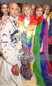edie_burberry_feb18_gettyimages_2.thumb.jpg.8b725cf0c74a47dc5d029287c65d10c2.jpg