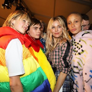edie_burberry_feb18_hairbysammcknight.thumb.jpg.1b28e57b5813510ca1fa3b00856c3fbd.jpg