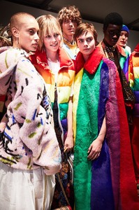 edie_burberry_feb18_thelovemagazine_1.thumb.jpg.87f0f5efe8dc24626e94c8203dcd0d87.jpg