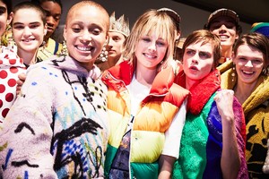 edie_burberry_feb18_thelovemagazine_2.thumb.jpg.898745bfd2dad45ec5f50ee5b2df7ae6.jpg
