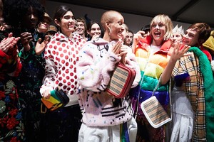 edie_burberry_feb18_thelovemagazine_3.thumb.jpg.da03c1982a6a60f29b4ca011d017bbf6.jpg