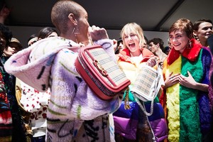 edie_burberry_feb18_thelovemagazine_5.thumb.jpg.0bbaa4320087cbedc0da3d68c2495177.jpg