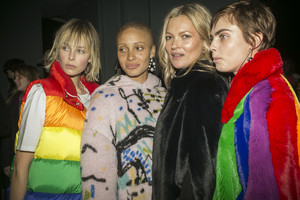 edie_burberry_feb18_wwd_9.thumb.jpg.a63b00eb5bf84c395c24e857ff64c96f.jpg