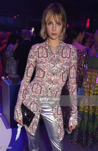 edie_fabulous_fund_fair_20feb18_gettyimages_4.thumb.jpg.3fa88ae05ecf4873c5e729bb5e3058e3.jpg