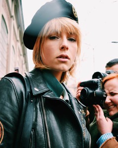 edie_fendi_aw18_aliaicautela.thumb.jpg.c7e240da3a0b27938f8cd7d2fd53ee87.jpg