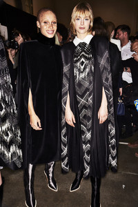 edie_fendi_aw18_sonnyphotos.thumb.jpg.f9140f5a85cfc32cd3706f4346388f72.jpg