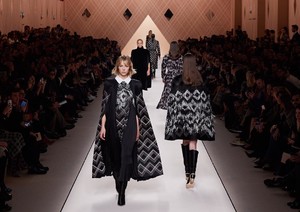 edie_fendi_aw18_villaeugenie.jpg