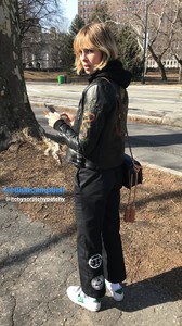 edie_igstory_13feb18_christabitch_3.thumb.jpg.d28e7e8bf2bcd6b18587fc31d31bbb2c.jpg