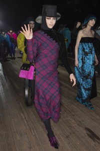 edie_marc_jacobs_aw18_vogue_3.thumb.jpg.1bc2e1dbe140d7d445f8da4112c050c4.jpg