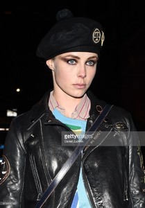 edie_marcjacobs_aw18_gettyimages_2.thumb.jpg.ca918226beaf19c44cd35cfc4672f4a3.jpg