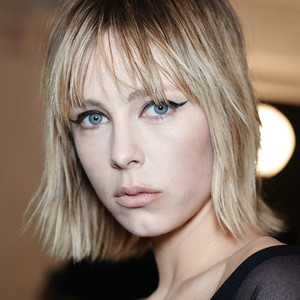 edie_mollygoddard_aw18_beautypapersmag.thumb.jpg.830f0a3c6ae11393c56f87c63c8a0b46.jpg