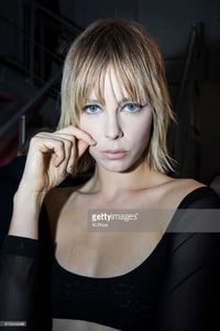edie_mollygoddard_aw18_gettyimages_1.thumb.jpg.c3691034741fbe4c61b03af4ca92c3d9.jpg