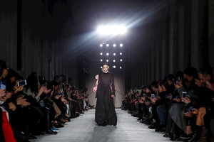 edie_philosophy_aw18_nowfashion_6.thumb.jpg.a2ae84c915ea611fd7d0afcbfa2c184d.jpg