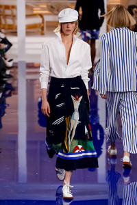 edie_ralph_lauren_ss18_nowfashion.thumb.jpg.6d61e17a3e676d09cc17c884f81ef243.jpg